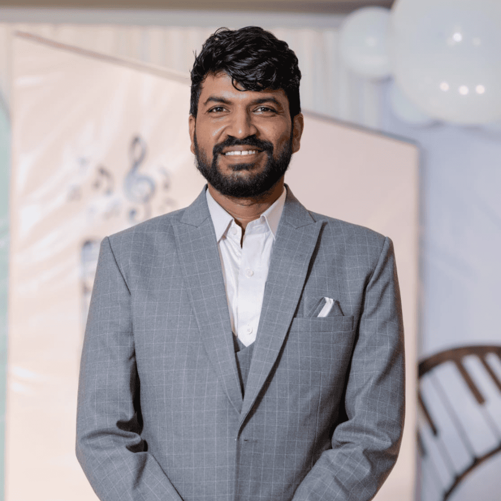 Vishnu Jonnalagadda, the Director of Guru Dronacharya Pathshala, brings over 20 years of corporate leadership to the school.